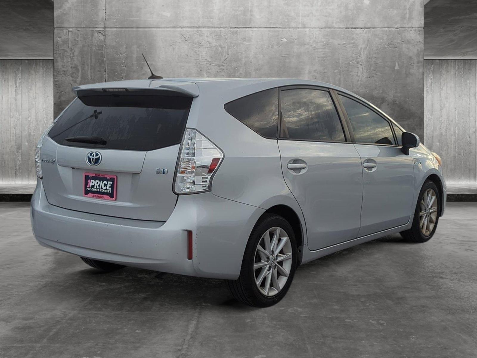 2013 Toyota Prius v Vehicle Photo in Ft. Myers, FL 33907