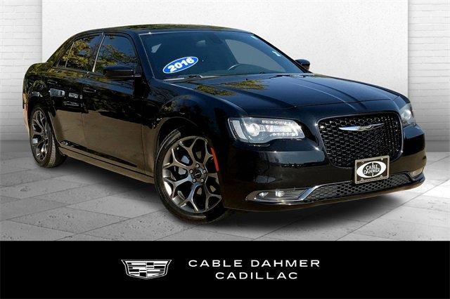 2016 Chrysler 300 Vehicle Photo in KANSAS CITY, MO 64114-4502