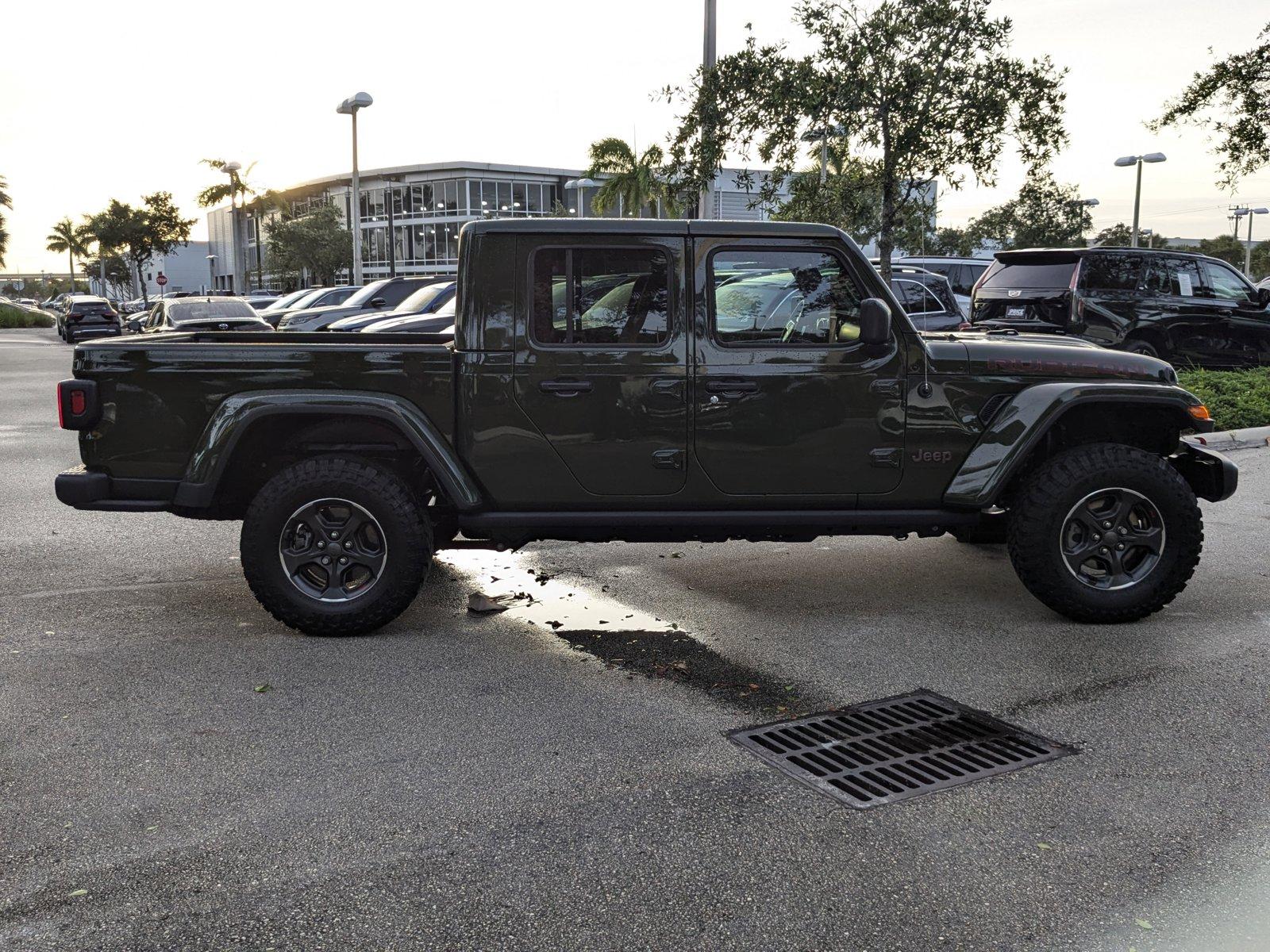 2023 Jeep Gladiator Vehicle Photo in Miami, FL 33169