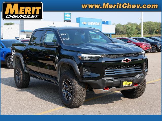 2024 Chevrolet Colorado Vehicle Photo in MAPLEWOOD, MN 55119-4794