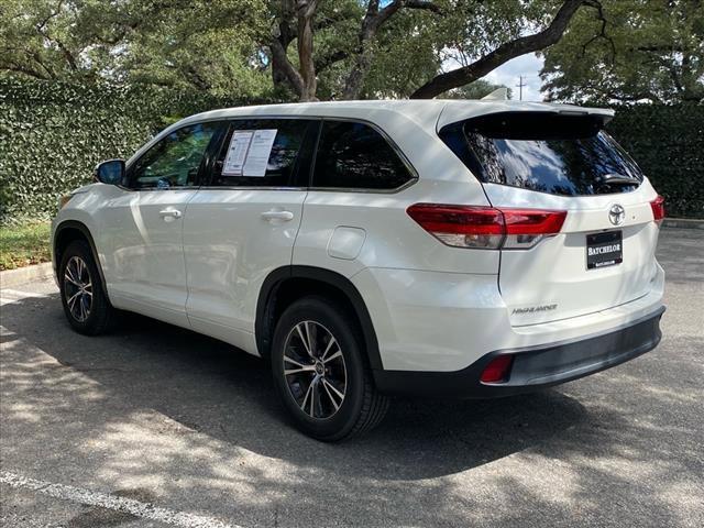 2017 Toyota Highlander Vehicle Photo in SAN ANTONIO, TX 78230-1001