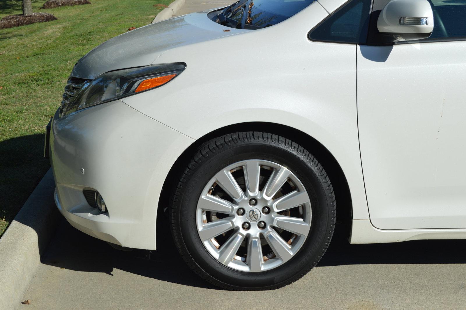 2017 Toyota Sienna Vehicle Photo in Houston, TX 77090