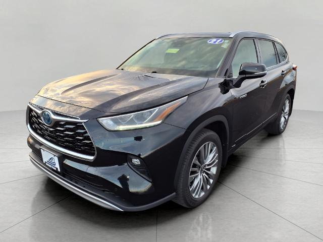 2021 Toyota Highlander Vehicle Photo in Oshkosh, WI 54904