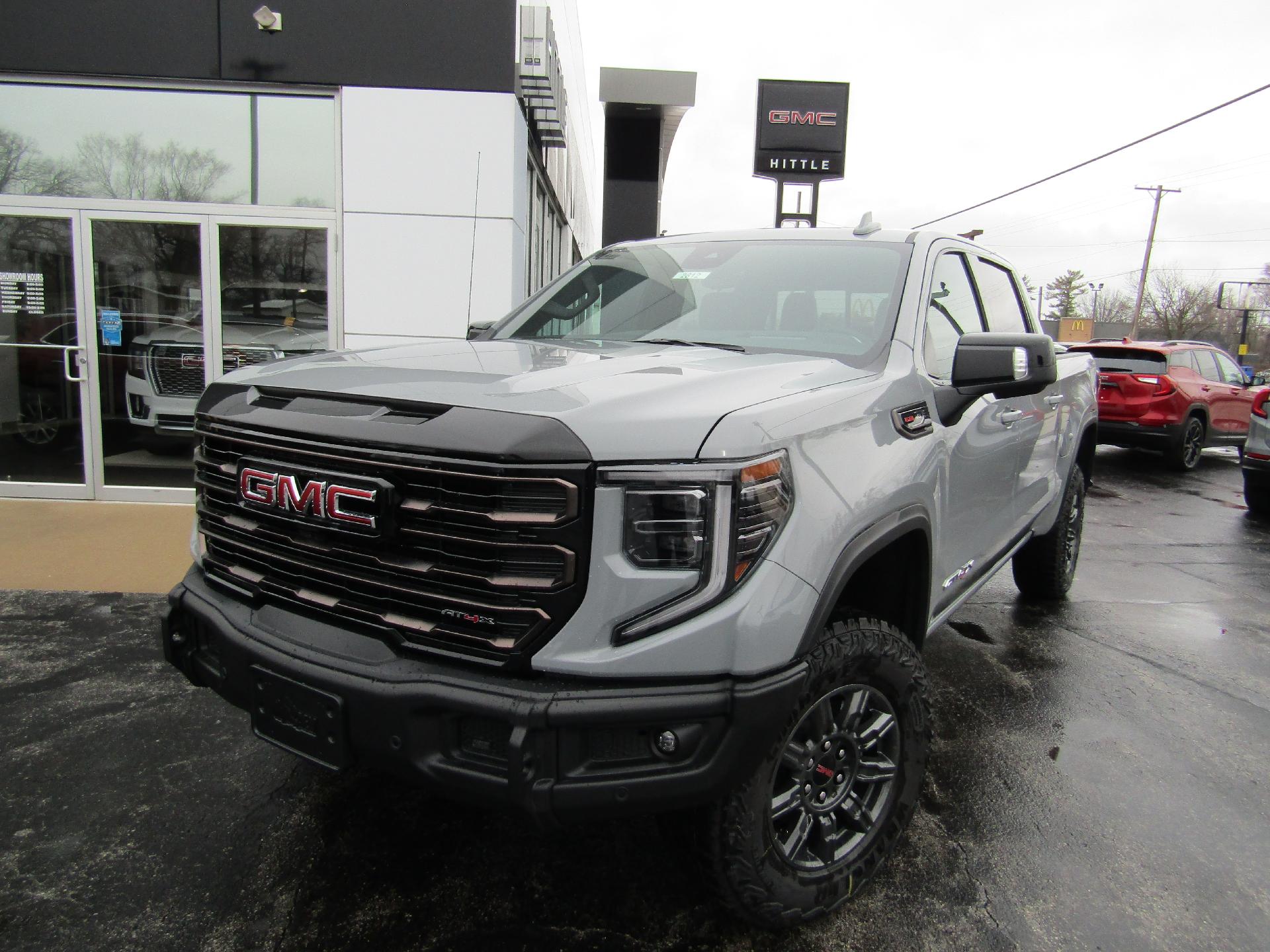 2024 GMC Sierra 1500 Vehicle Photo in GREENVILLE, OH 45331-1026