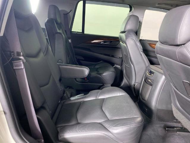 2015 Cadillac Escalade Vehicle Photo in ALLIANCE, OH 44601-4622