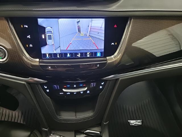 2024 Cadillac XT6 Vehicle Photo in GREEN BAY, WI 54303-3330