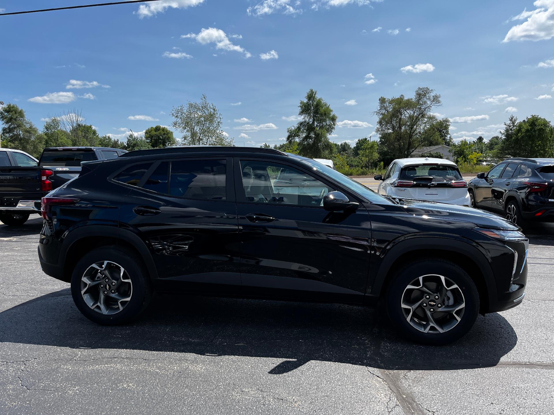 2024 Chevrolet Trax Vehicle Photo in CLARE, MI 48617-9414