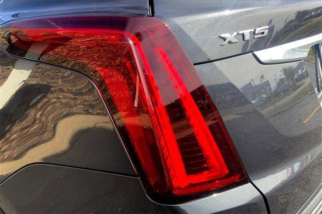 2023 Cadillac XT5 Vehicle Photo in TOPEKA, KS 66609-0000