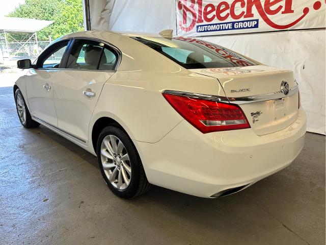 2016 Buick LaCrosse Vehicle Photo in RED SPRINGS, NC 28377-1640