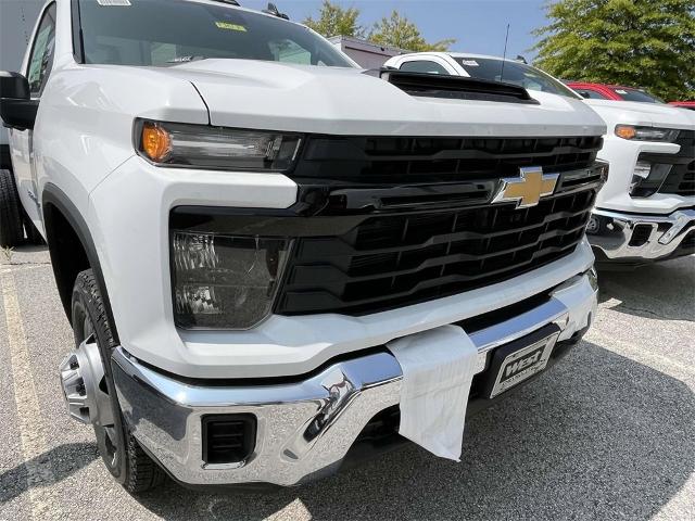 2024 Chevrolet Silverado 3500 HD Chassis Cab Vehicle Photo in ALCOA, TN 37701-3235