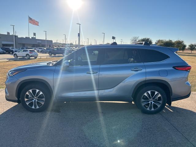 2021 Toyota Highlander Vehicle Photo in Denison, TX 75020