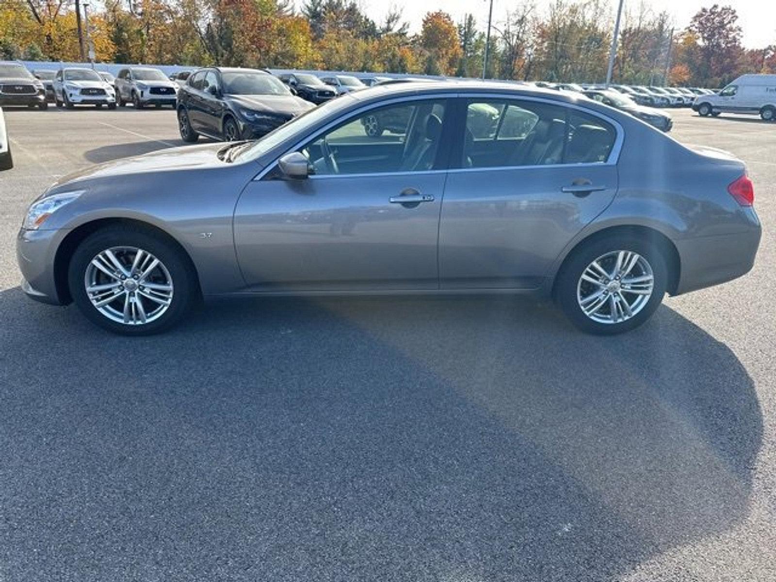 2015 INFINITI Q40 Vehicle Photo in Willow Grove, PA 19090