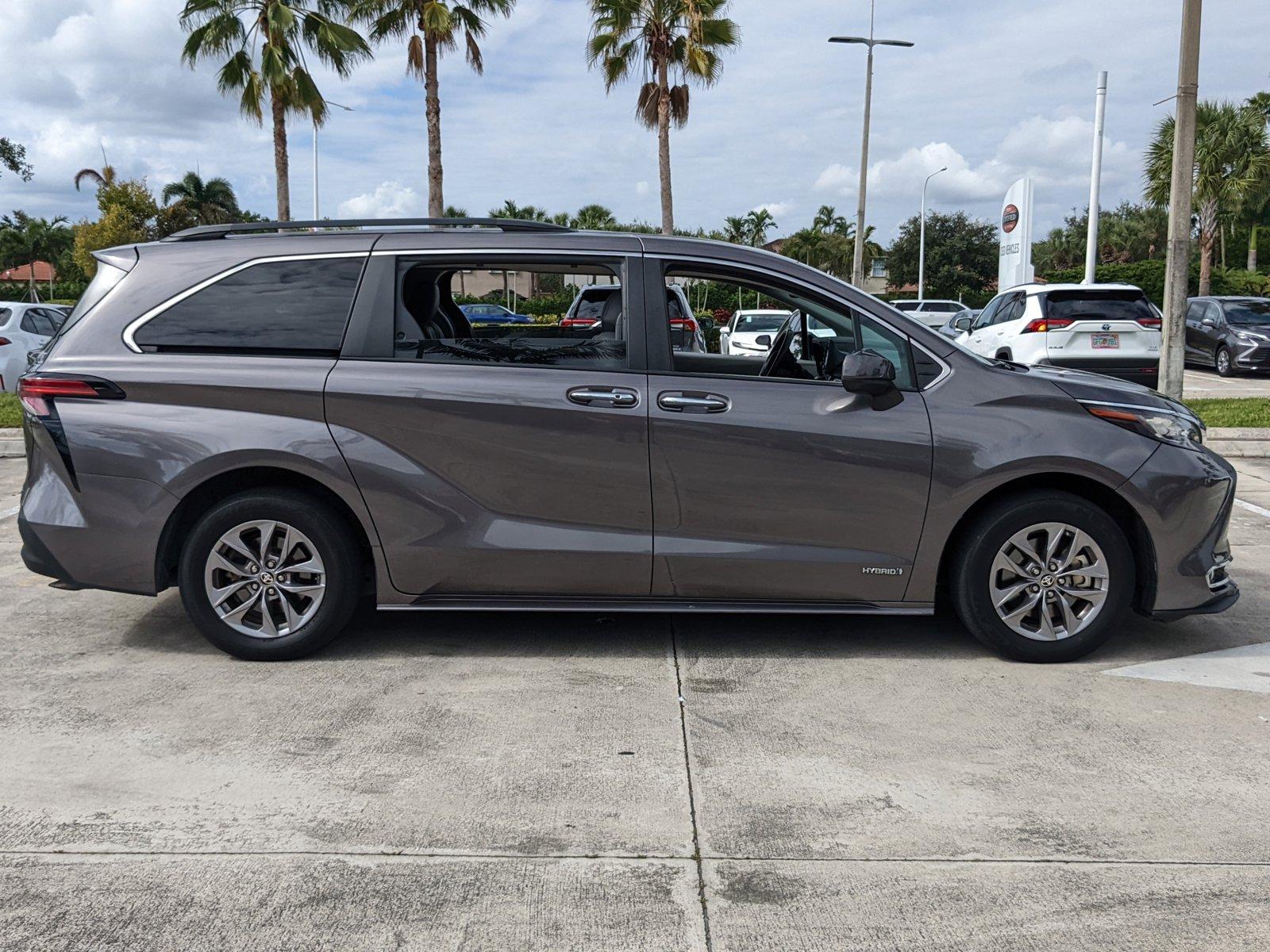 2021 Toyota Sienna Vehicle Photo in Davie, FL 33331