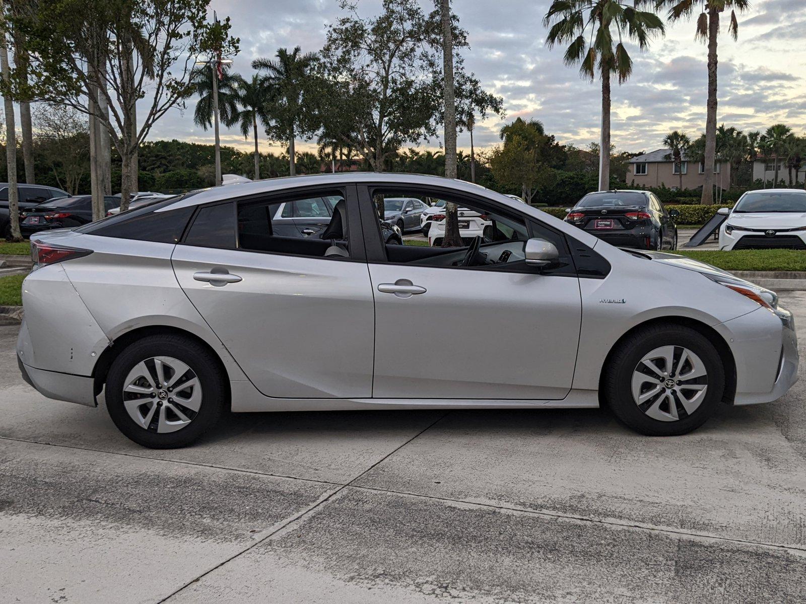 2017 Toyota Prius Vehicle Photo in Davie, FL 33331