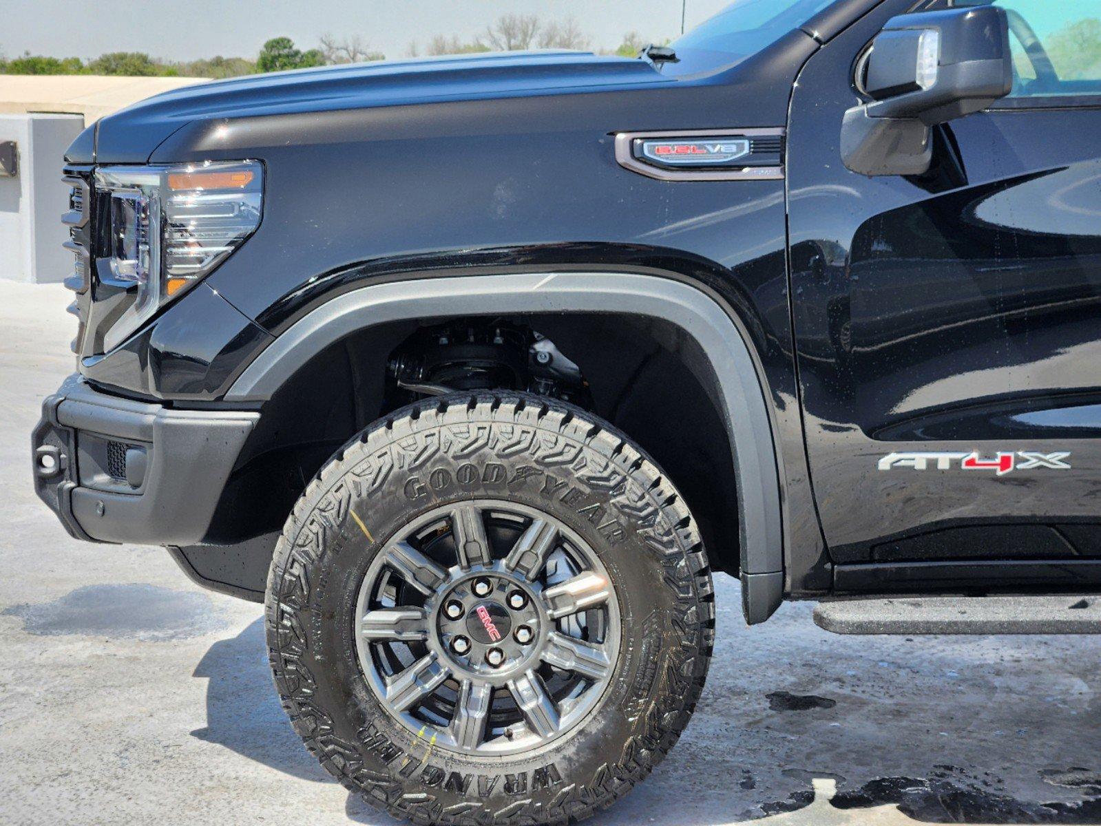 2024 GMC Sierra 1500 Vehicle Photo in DALLAS, TX 75209-3016