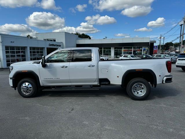 2024 GMC Sierra 3500HD Vehicle Photo in LOWELL, MA 01852-4336