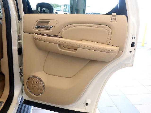 2013 Cadillac Escalade Vehicle Photo in LIBERTYVILLE, IL 60048-3287