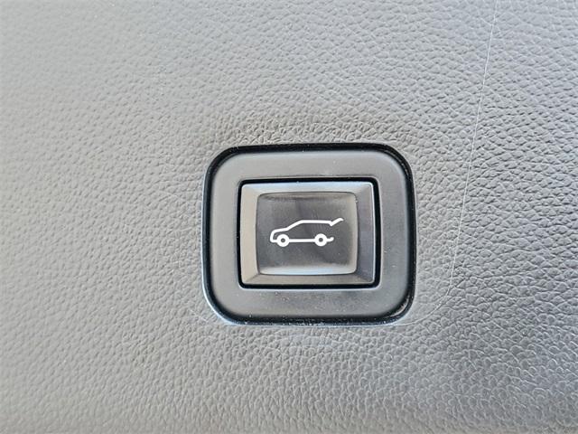 2020 Chevrolet Traverse Vehicle Photo in GRAND BLANC, MI 48439-8139