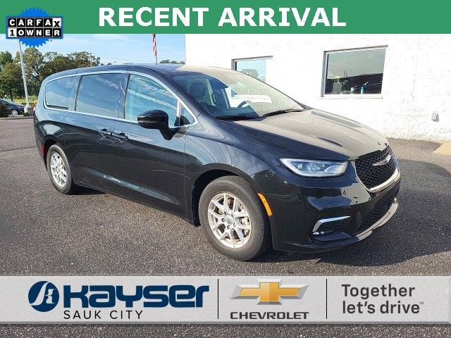 2023 Chrysler Pacifica Vehicle Photo in SAUK CITY, WI 53583-1301