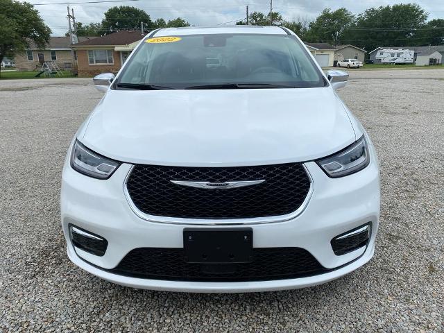 Used 2022 Chrysler Pacifica Hybrid Limited with VIN 2C4RC1S77NR187619 for sale in Casey, IL