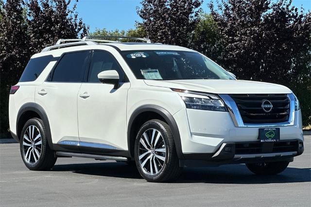 2023 Nissan Pathfinder Vehicle Photo in Salinas, CA 93907