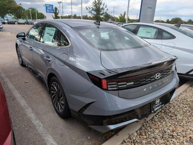 2024 Hyundai SONATA Hybrid Vehicle Photo in Greeley, CO 80634