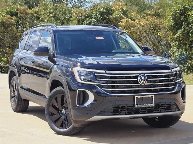 2024 Volkswagen Atlas Vehicle Photo in Weatherford, TX 76087