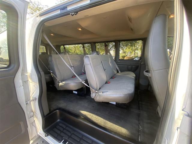 2018 Chevrolet Express Passenger Vehicle Photo in GOODYEAR, AZ 85338-1310