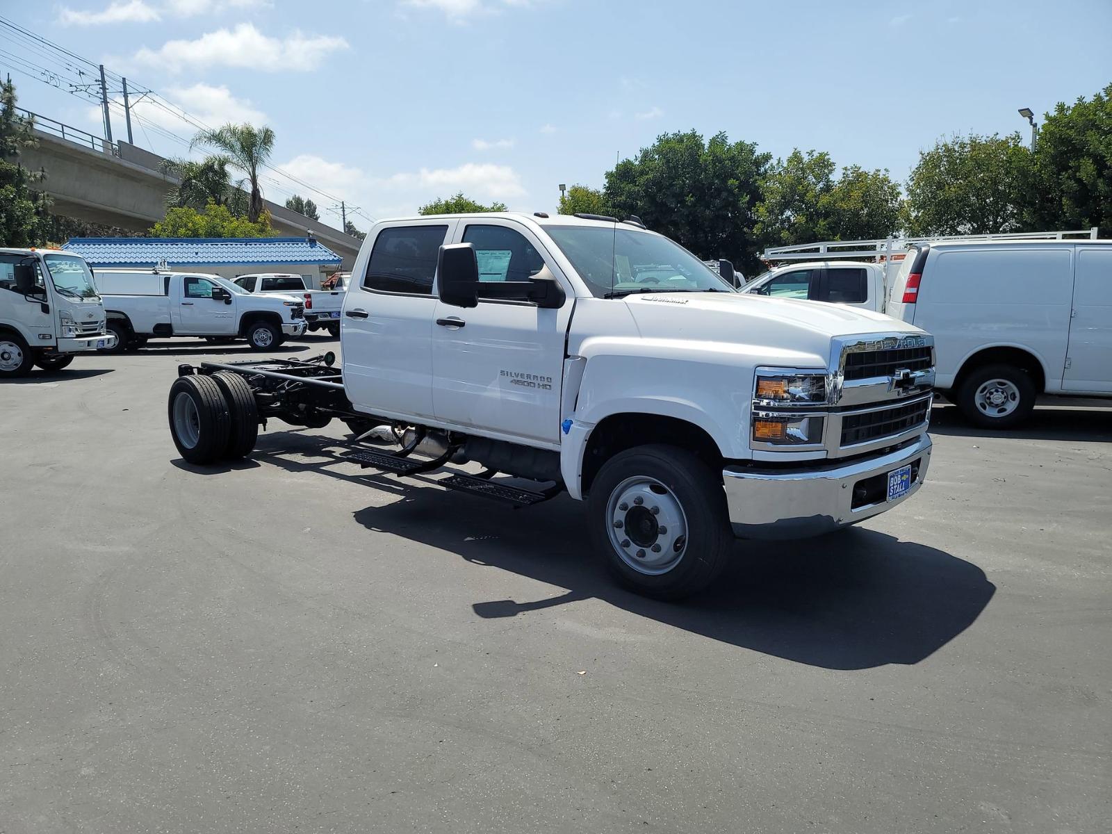 2023 Chevrolet Silverado Chassis Cab Vehicle Photo in LA MESA, CA 91942-8211