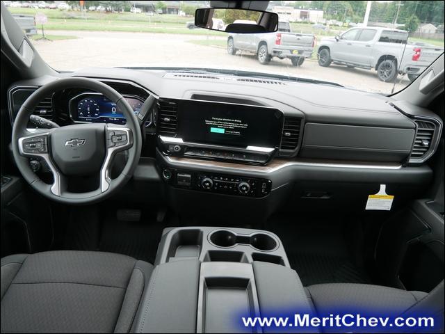 2024 Chevrolet Silverado 1500 Vehicle Photo in MAPLEWOOD, MN 55119-4794