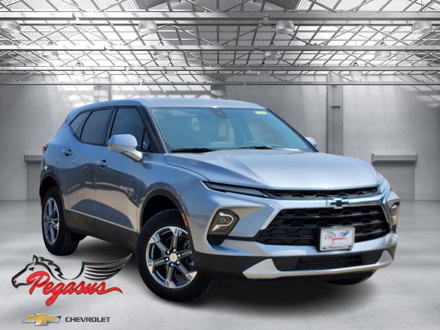 2025 Chevrolet Blazer Vehicle Photo in ENNIS, TX 75119-5114