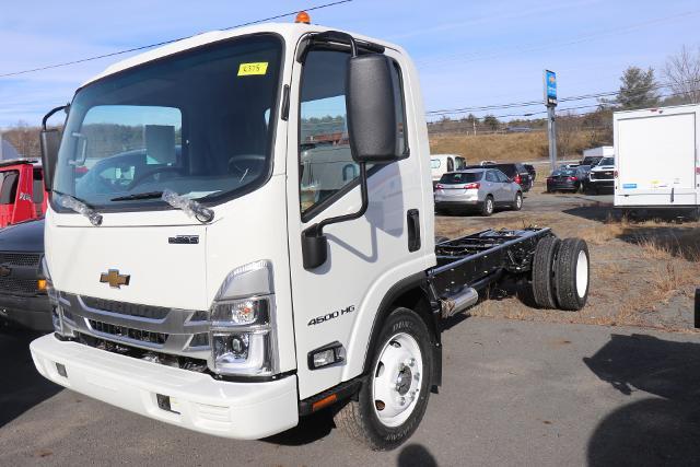 2024 Chevrolet Low Cab Forward 4500 Vehicle Photo in MONTICELLO, NY 12701-3853