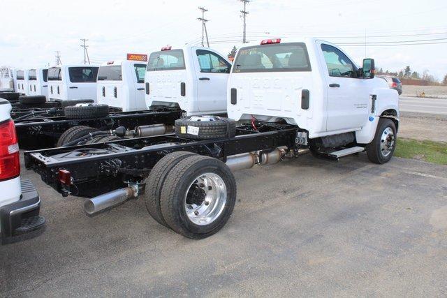 2024 Chevrolet Silverado Chassis Cab Vehicle Photo in SAINT CLAIRSVILLE, OH 43950-8512