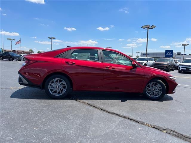 2024 Hyundai ELANTRA Vehicle Photo in O'Fallon, IL 62269