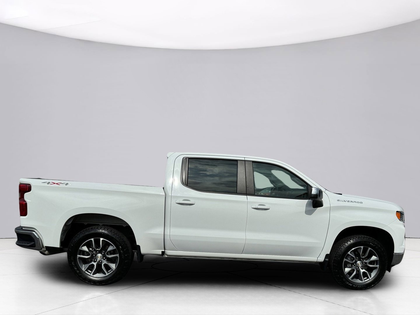 2022 Chevrolet Silverado 1500 Vehicle Photo in LEOMINSTER, MA 01453-2952