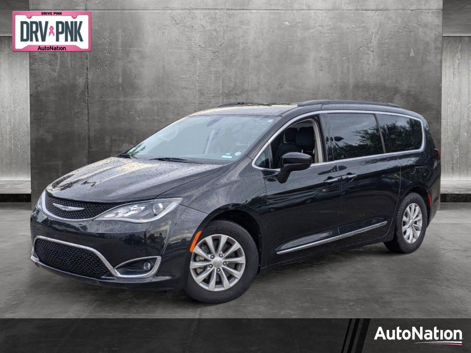 2017 Chrysler Pacifica Vehicle Photo in Pembroke Pines, FL 33027