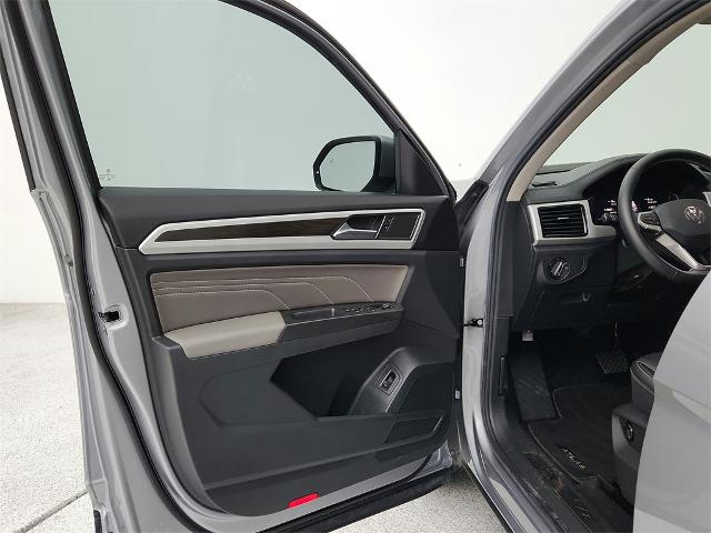 2023 Volkswagen Atlas Vehicle Photo in Grapevine, TX 76051