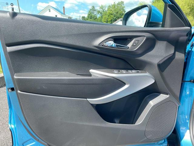 2025 Chevrolet Trax Vehicle Photo in THOMPSONTOWN, PA 17094-9014