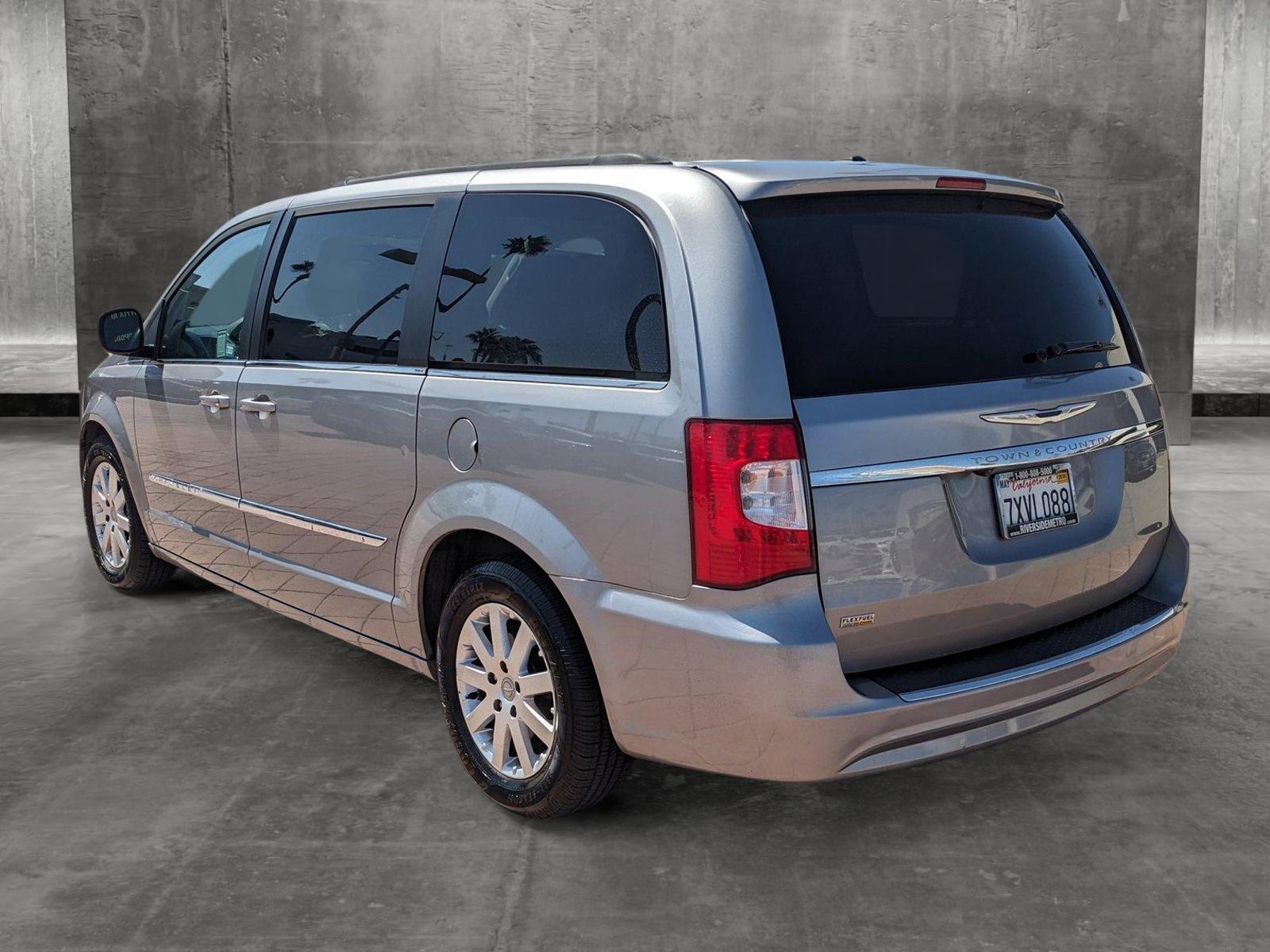 2016 Chrysler Town & Country Vehicle Photo in Tustin, CA 92782