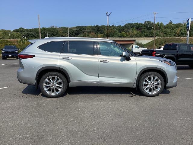 2021 Toyota Highlander Vehicle Photo in Gardner, MA 01440