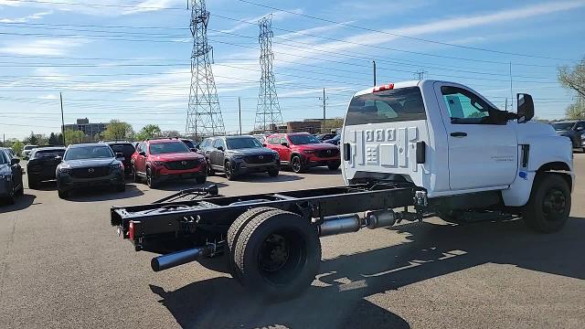 2024 Chevrolet Silverado Chassis Cab Vehicle Photo in JOLIET, IL 60435-8135