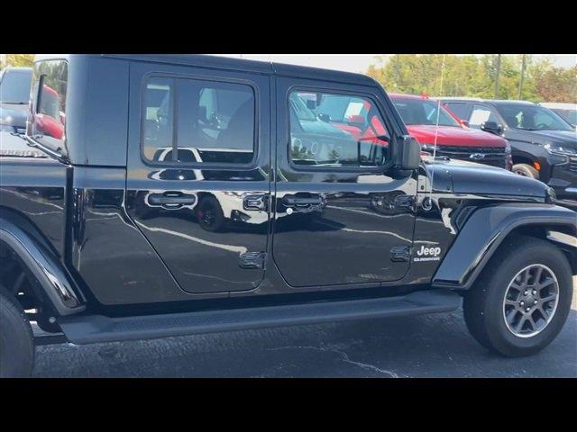 Used 2021 Jeep Gladiator Overland with VIN 1C6HJTFG8ML506256 for sale in Fenton, MO