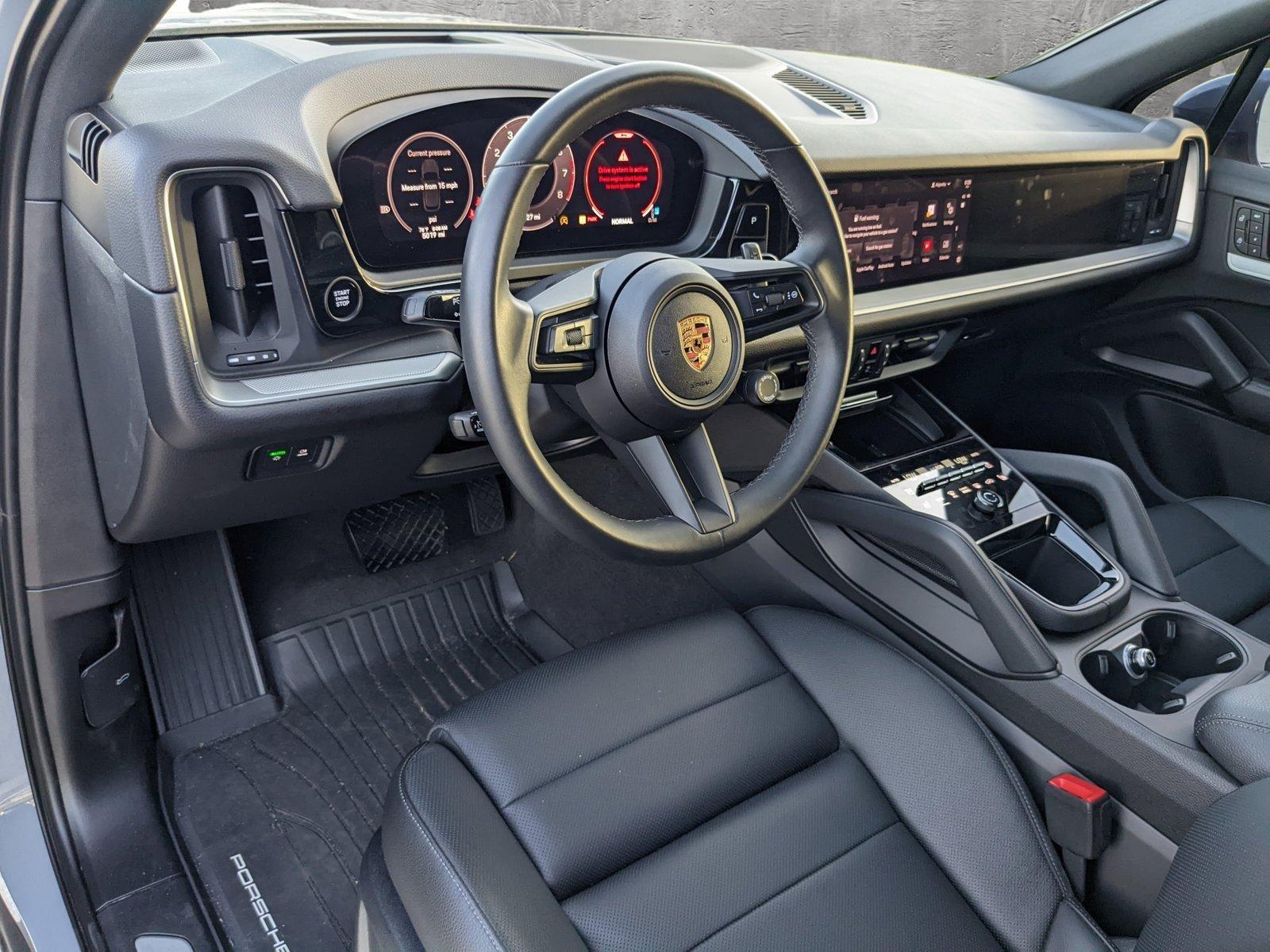 2024 Porsche Cayenne Vehicle Photo in Davie, FL 33331