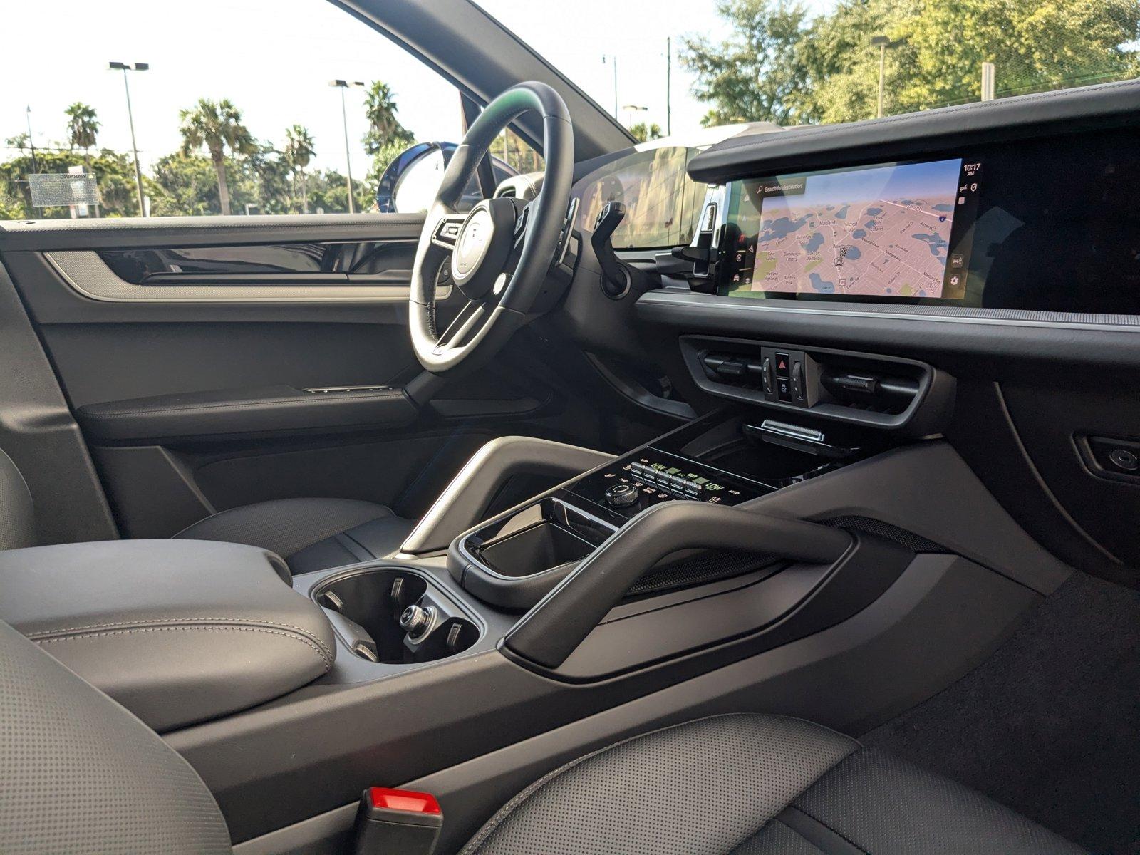 2024 Porsche Cayenne Vehicle Photo in Maitland, FL 32751