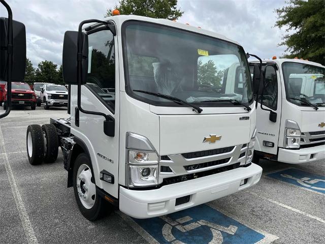 2025 Chevrolet Low Cab Forward 4500 Vehicle Photo in ALCOA, TN 37701-3235