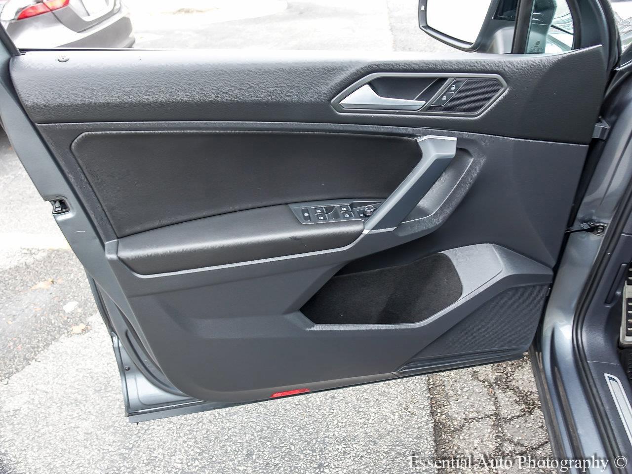 2020 Volkswagen Tiguan Vehicle Photo in Saint Charles, IL 60174