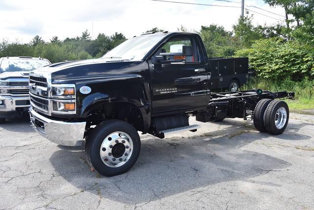 2024 Chevrolet Silverado Chassis Cab Vehicle Photo in WHITMAN, MA 02382-1041