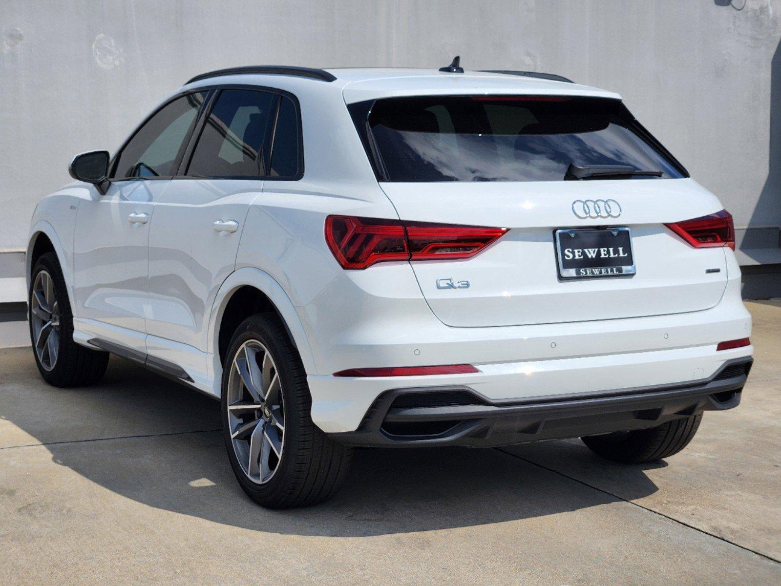 2024 Audi Q3 Vehicle Photo in SUGAR LAND, TX 77478