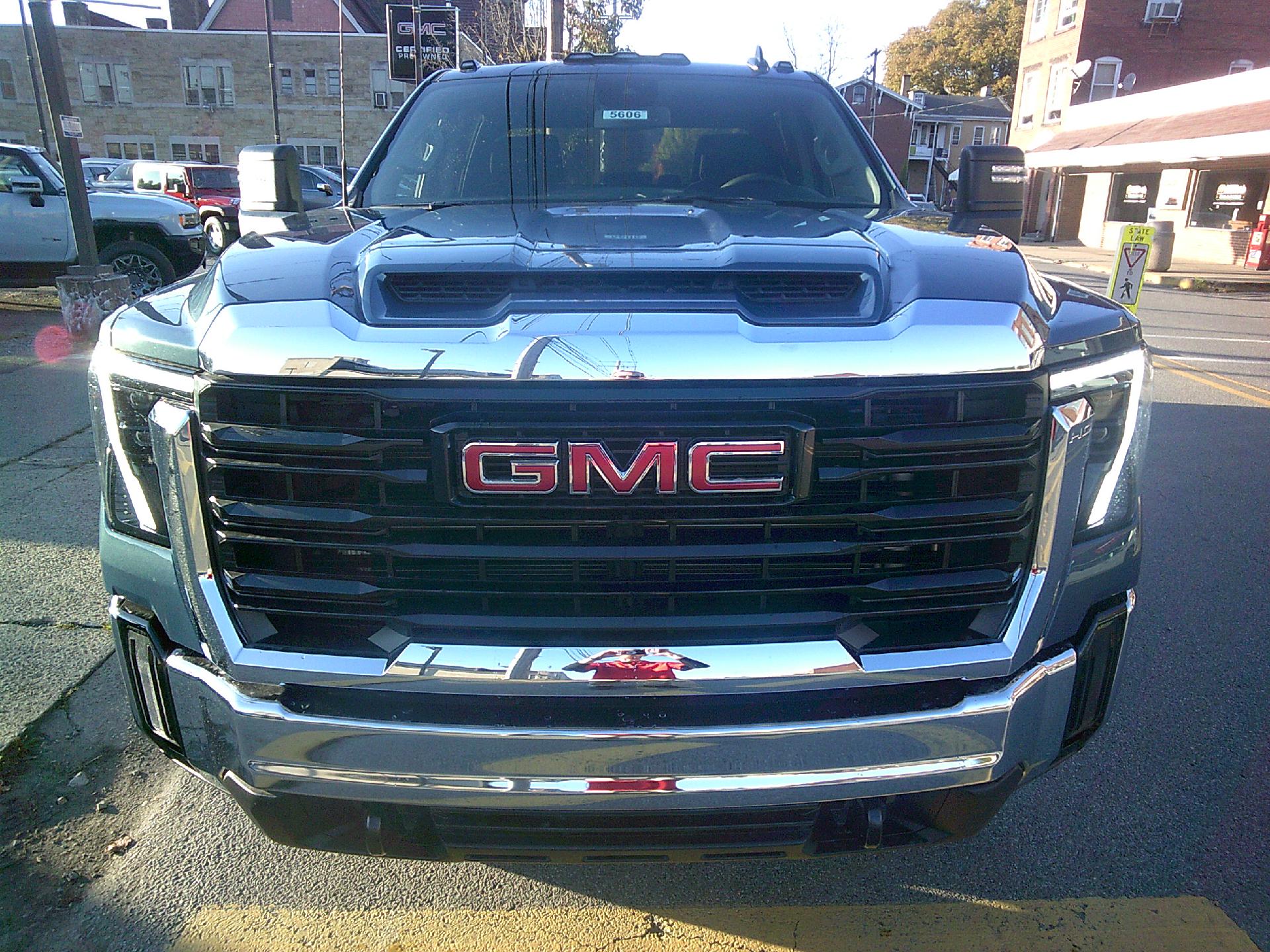 2024 GMC Sierra 2500 HD Vehicle Photo in KITTANNING, PA 16201-1536