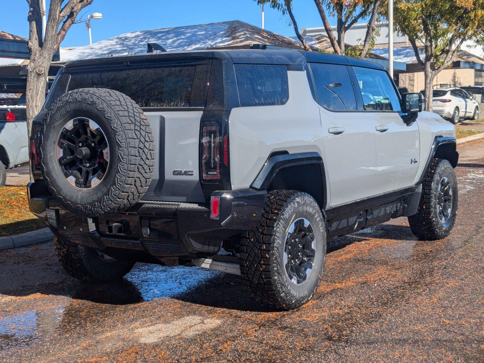 2025 GMC HUMMER EV SUV Vehicle Photo in LONE TREE, CO 80124-2750